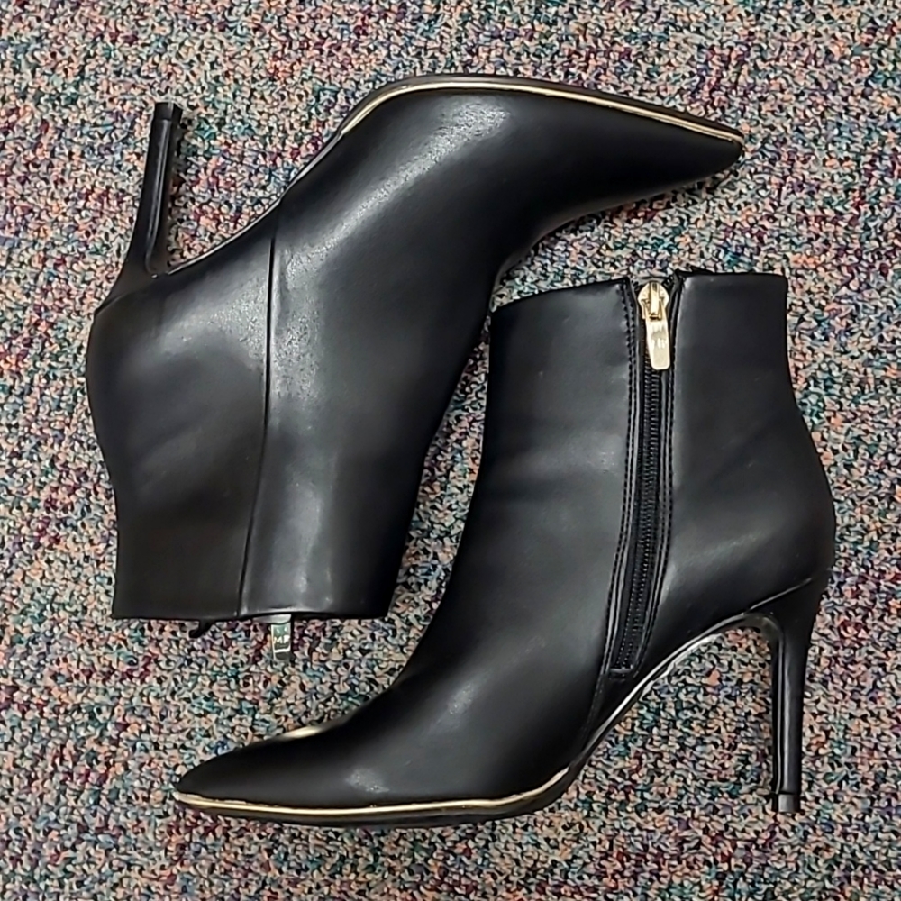 Mark Fisher BlackLeather Pointed Toe Stiletto Heel Ankle Booties